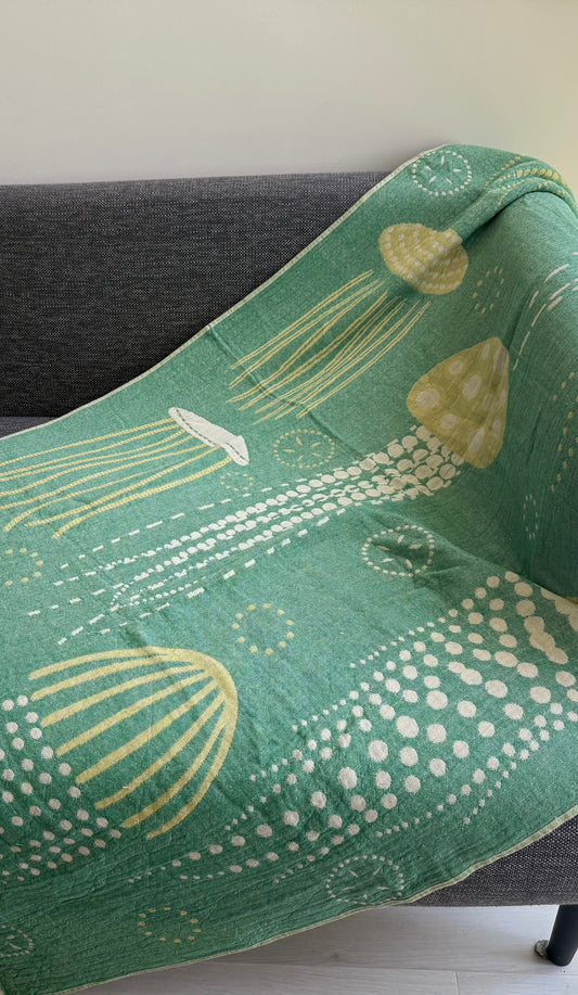 100% cotton Jelly Fish towel/throw, Green & Yellow