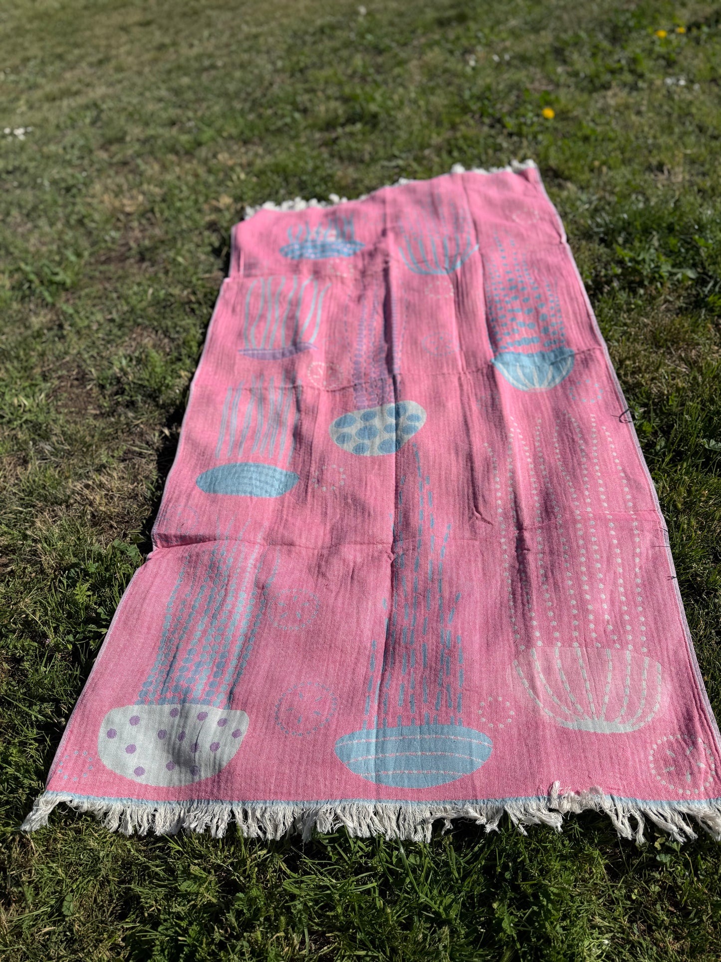 100% cotton Jelly Fish towel/throw, Pink & Turquoise