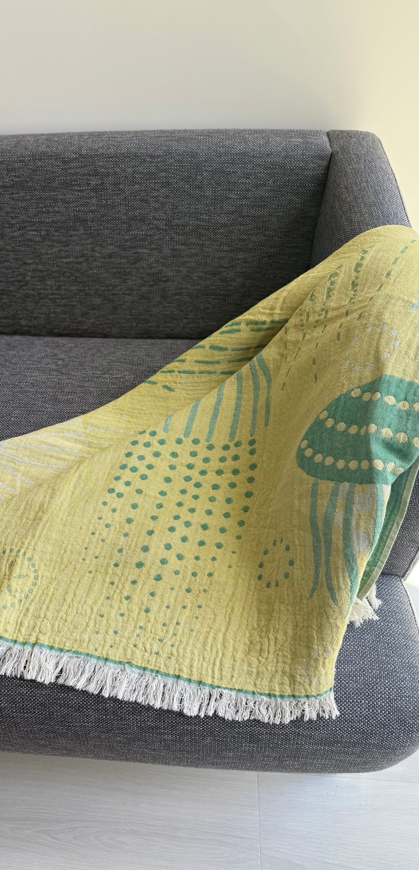 100% cotton Jelly Fish towel/throw, Green & Yellow