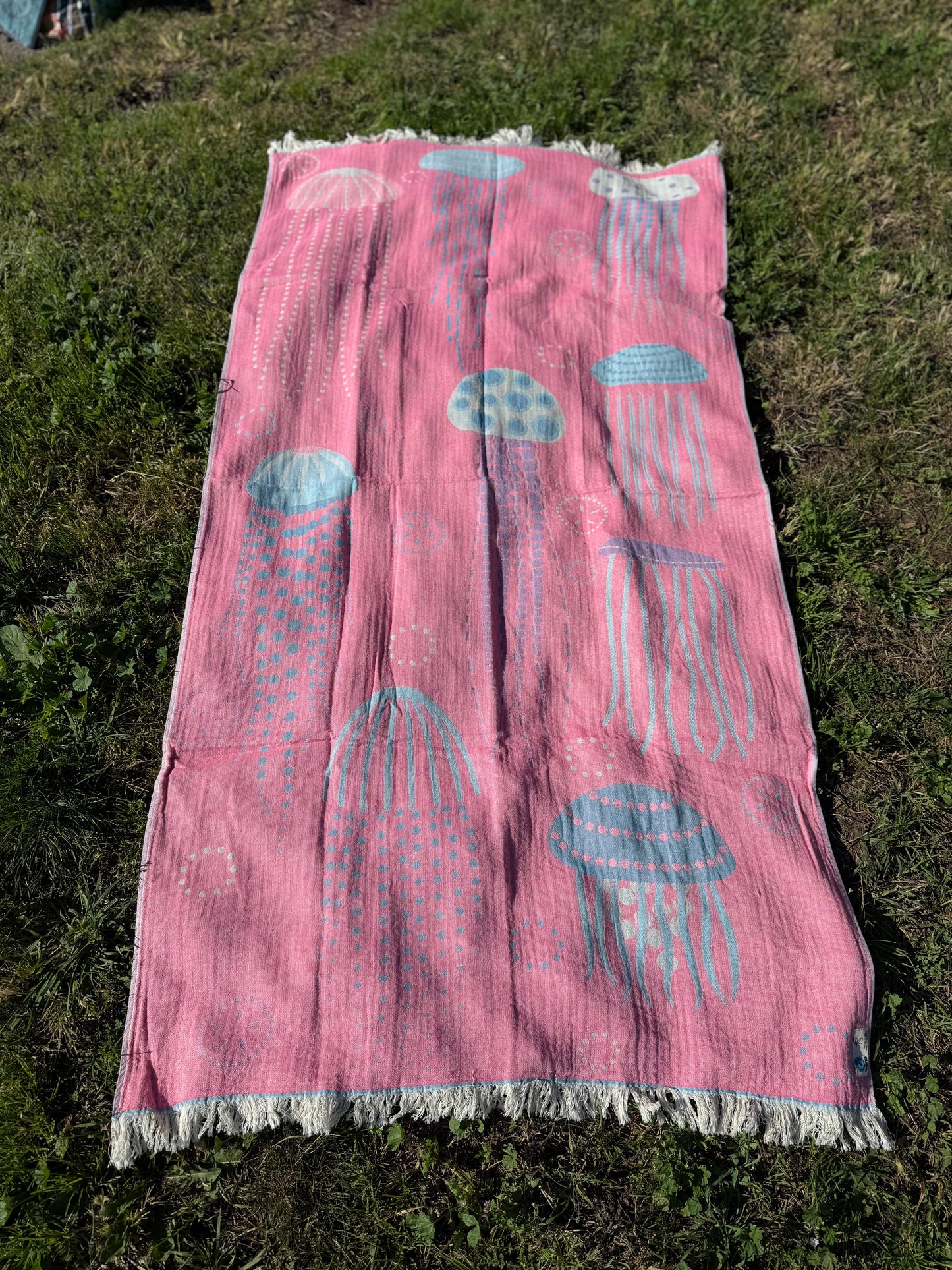 100% cotton Jelly Fish towel/throw, Pink & Turquoise