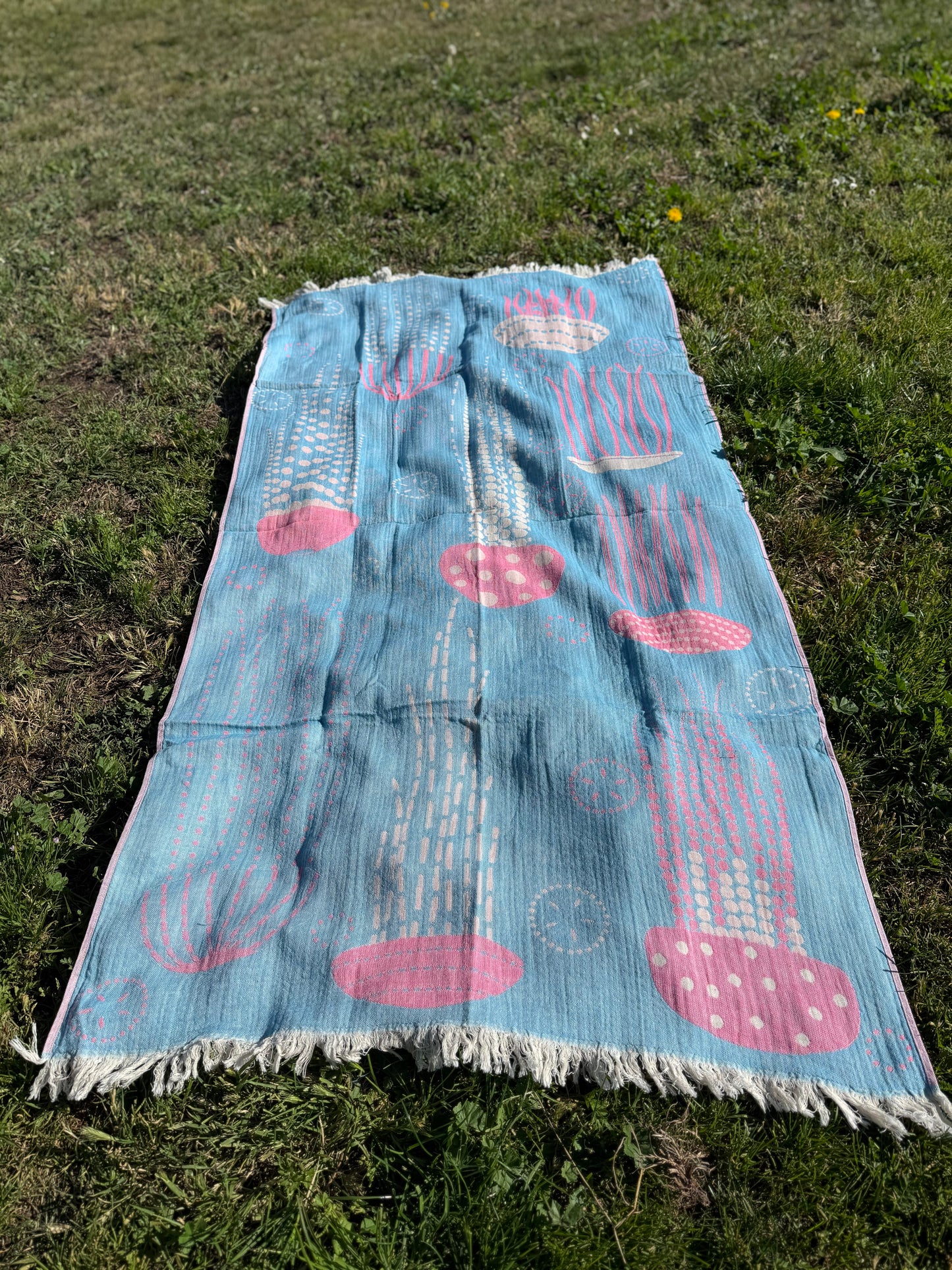 100% cotton Jelly Fish towel/throw, Pink & Turquoise