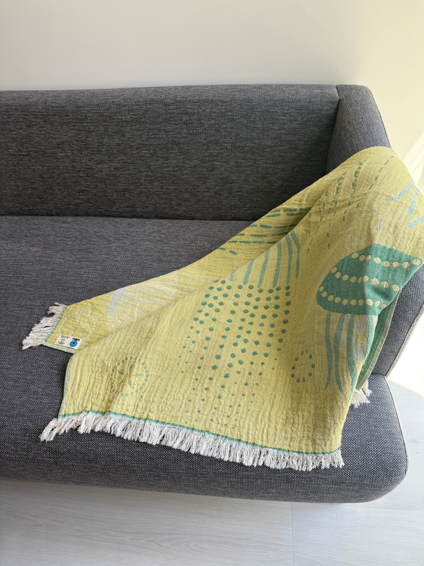 100% cotton Jelly Fish towel/throw, Green & Yellow