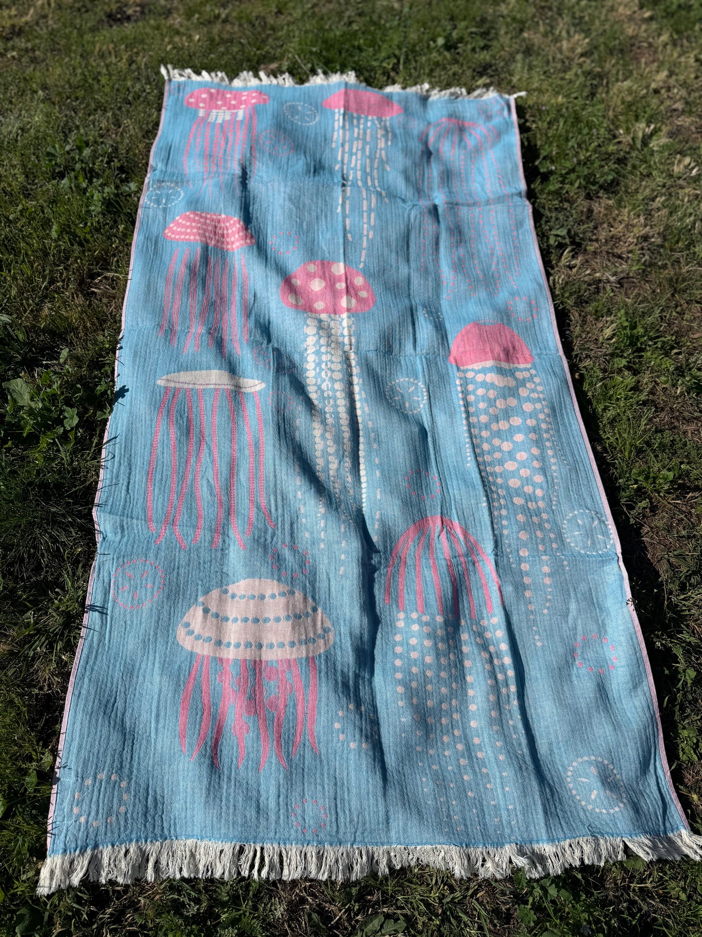 100% cotton Jelly Fish towel/throw, Pink & Turquoise