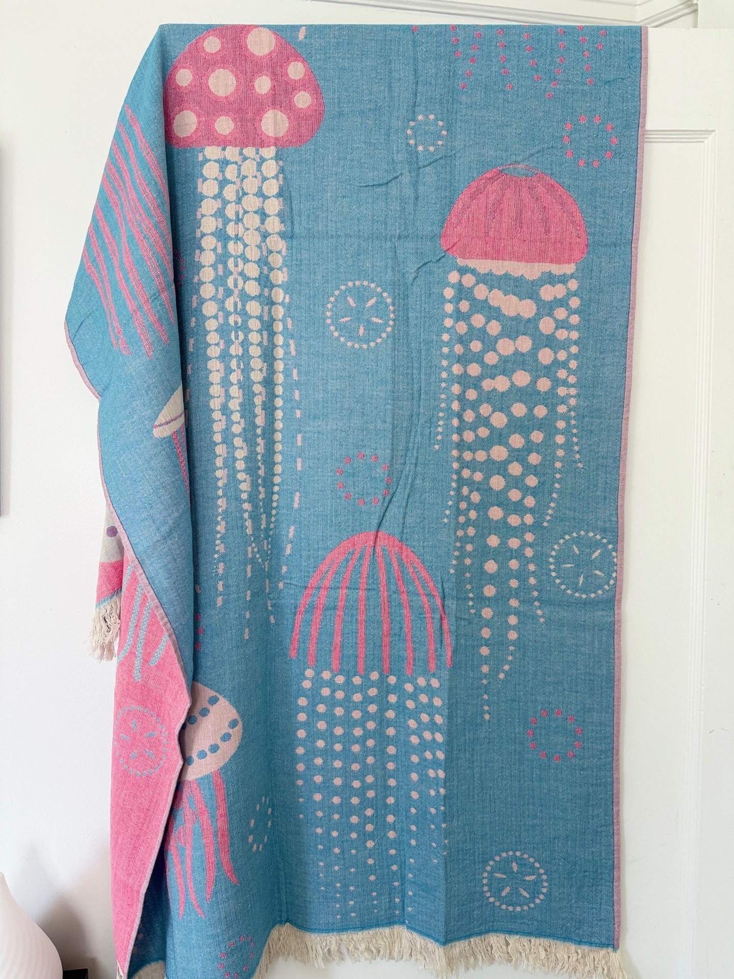 100% cotton Jelly Fish towel/throw, Pink & Turquoise