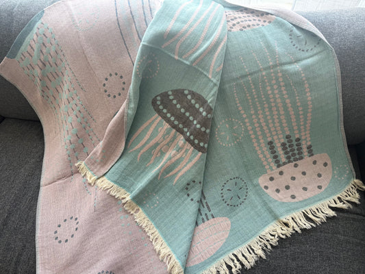 100% cotton Jelly Fish towel/throw, Light Blue & Light pink