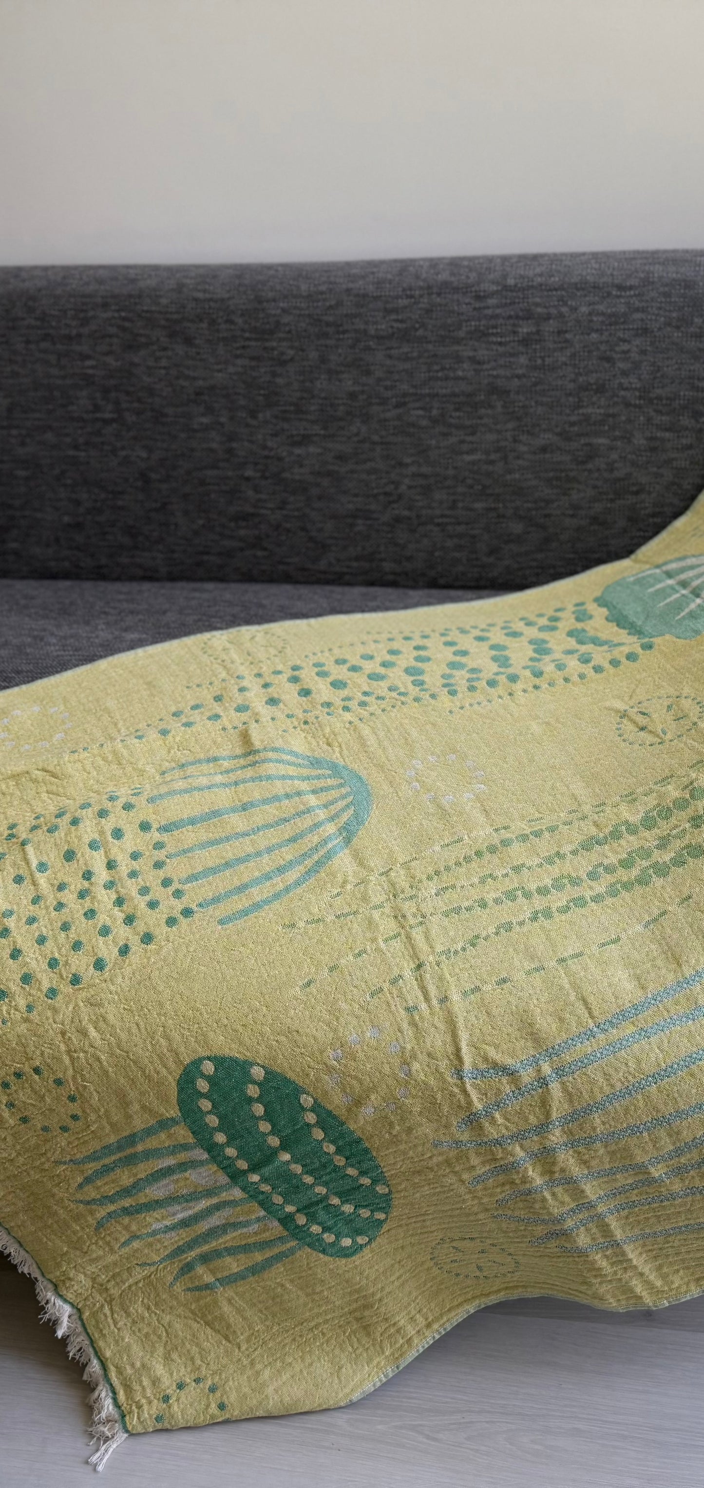 100% cotton Jelly Fish towel/throw, Green & Yellow
