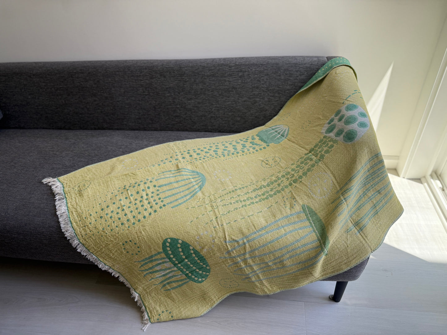 100% cotton Jelly Fish towel/throw, Green & Yellow