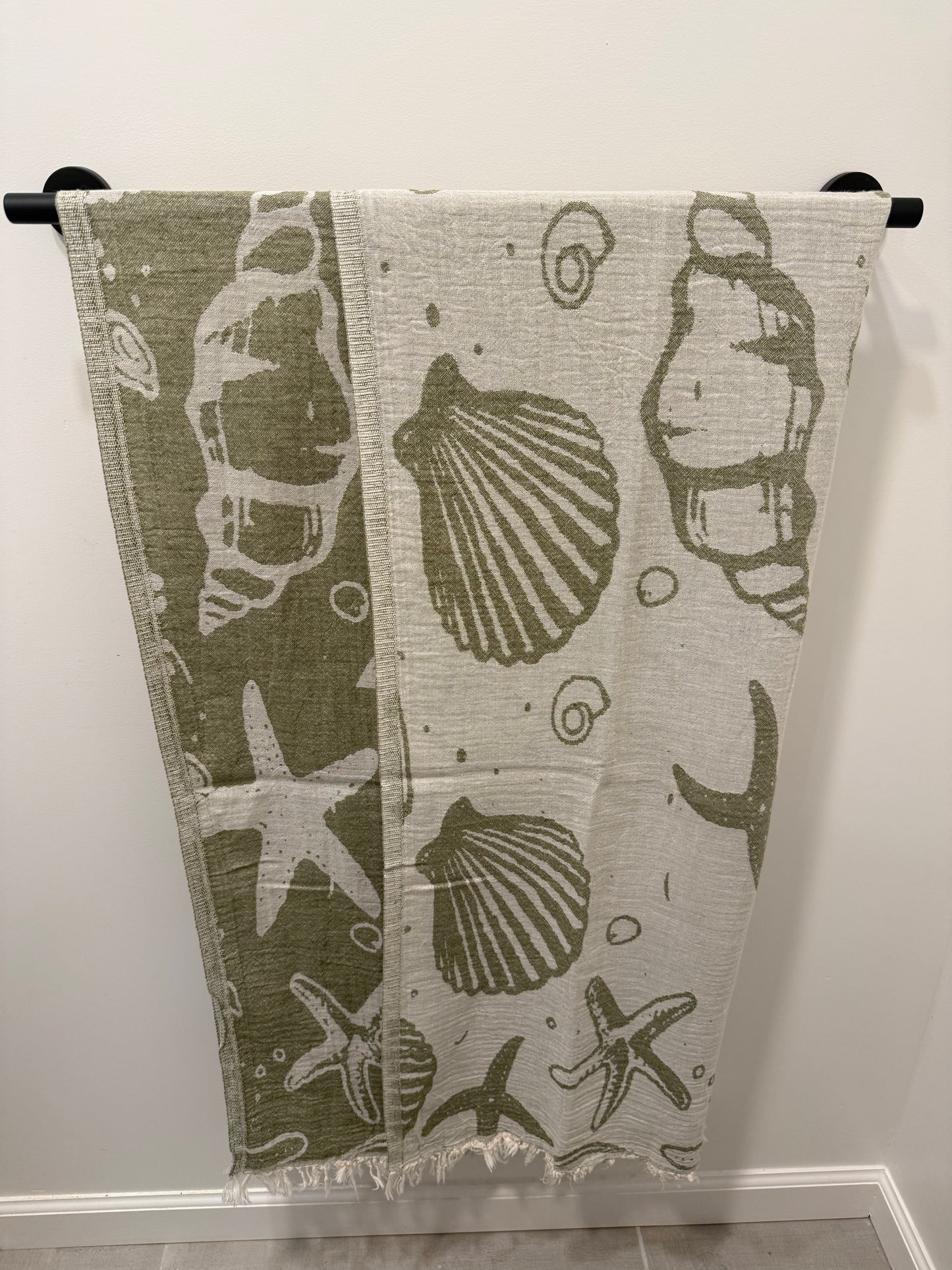 Beach Towel - Sea shells - green & beige