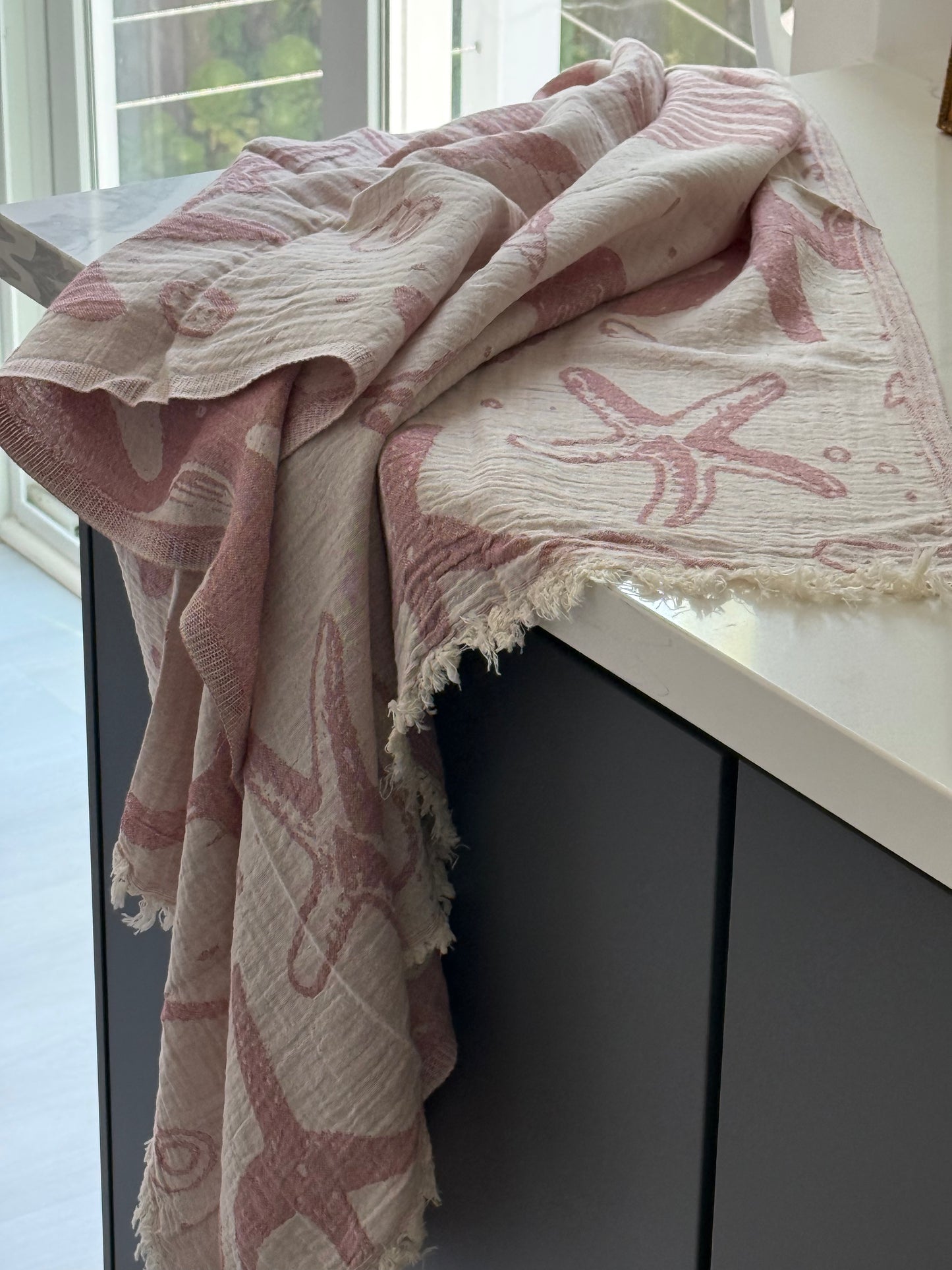 Beach Towel - Sea shells - pink & beige