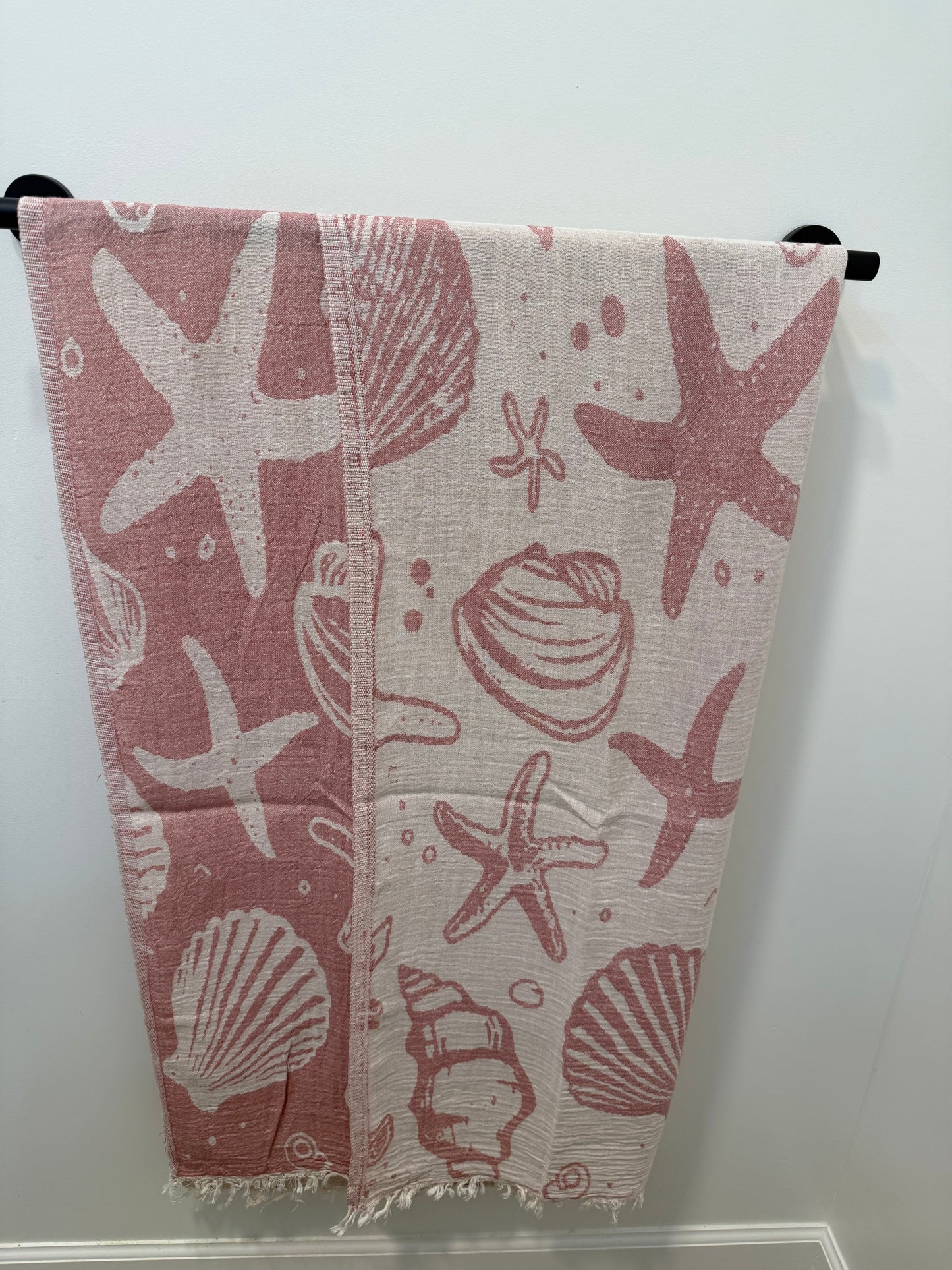 Beach Towel - Sea shells - pink & beige