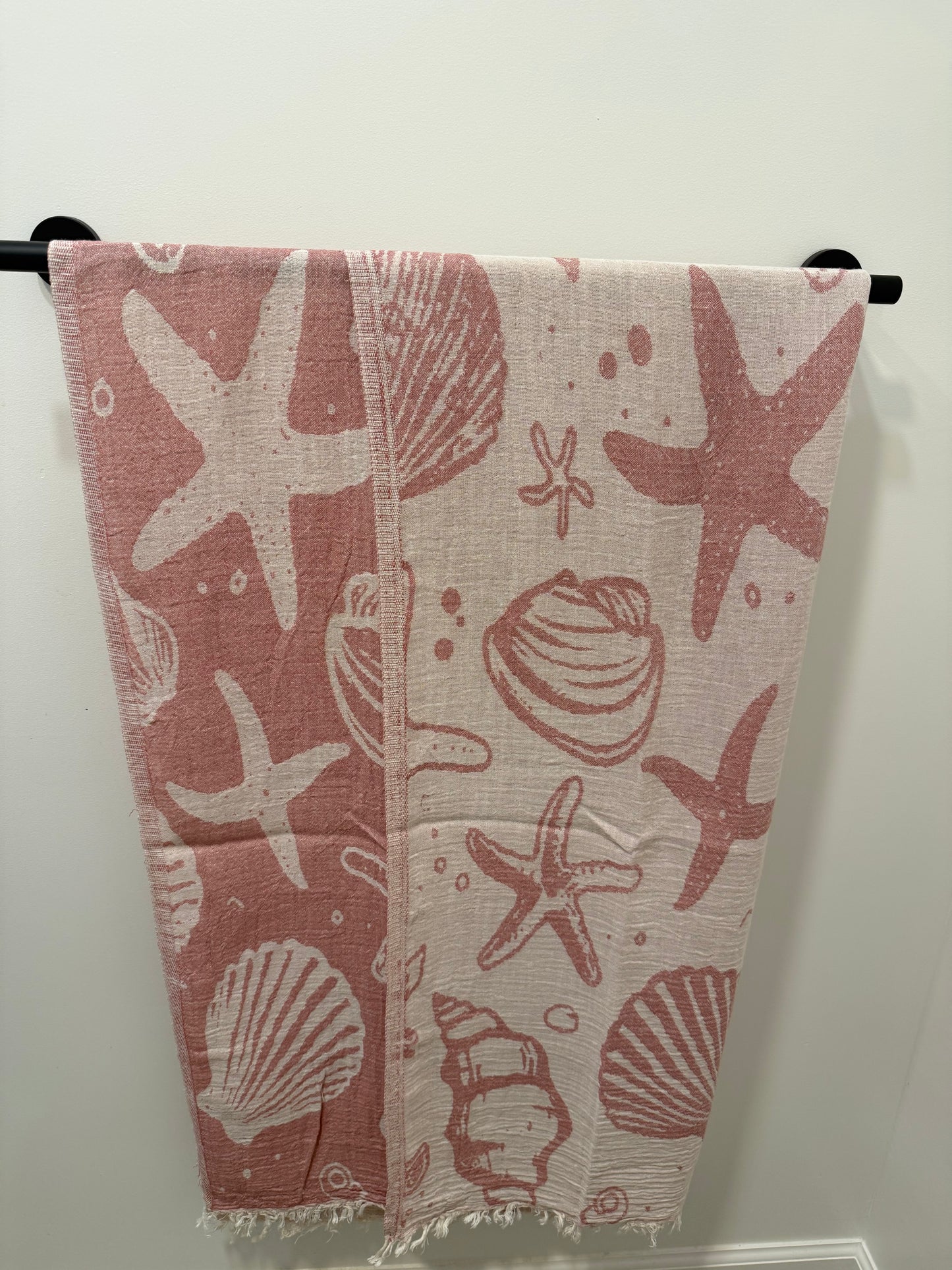 Beach Towel - Sea shells - pink & beige